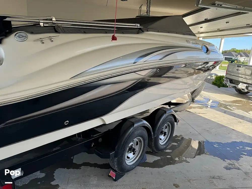 Slide: The Image of Sea Ray 240 SunDeck 2004 - 15702431