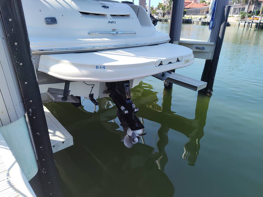 Slide: The Image of Sea Ray 240 Sundeck 2005 - 13903153