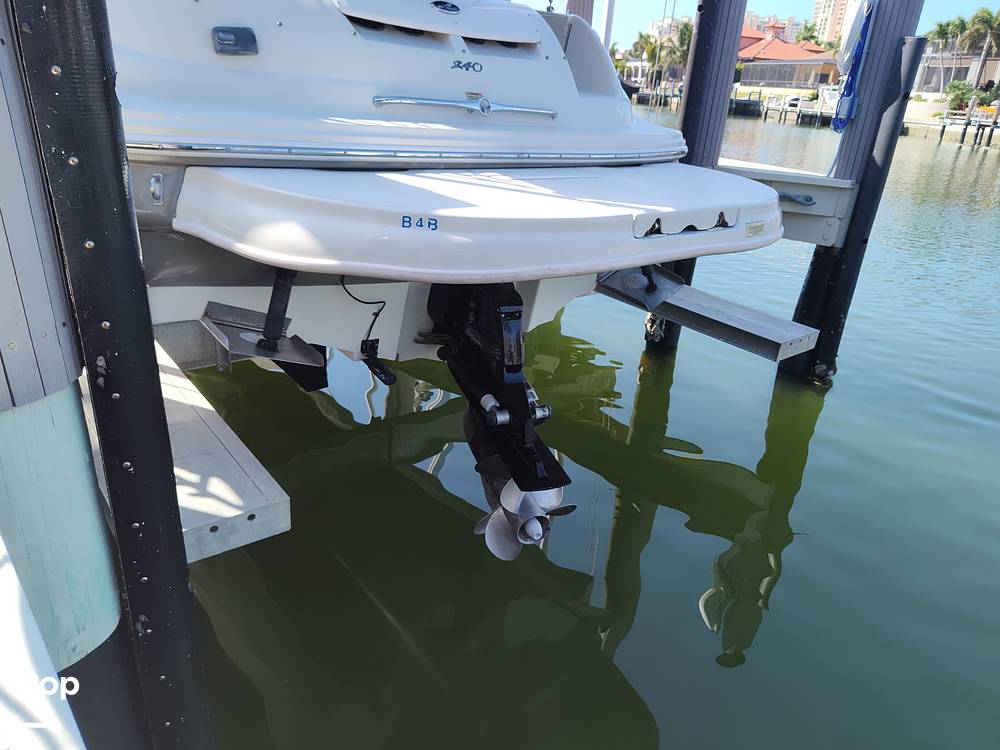 Slide: The Image of Sea Ray 240 Sundeck 2005 - 13903154
