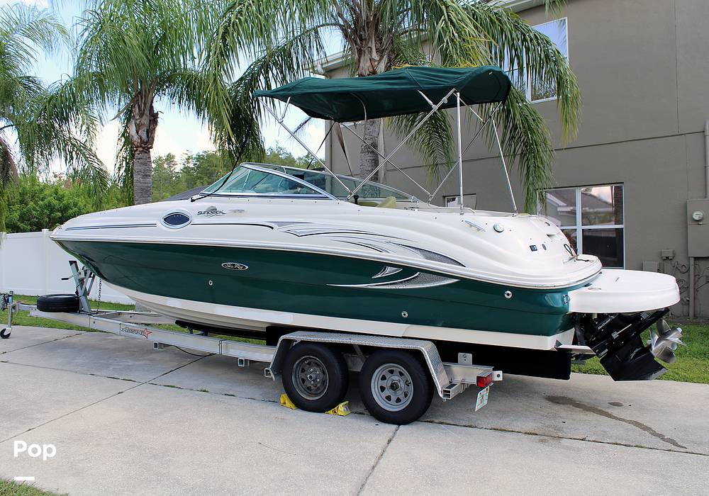 Slide: The Image of Sea Ray 240 Sundeck 2005 - 13162155