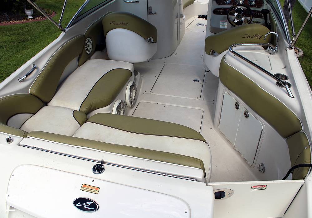 Slide: The Image of Sea Ray 240 Sundeck 2005 - 13162253
