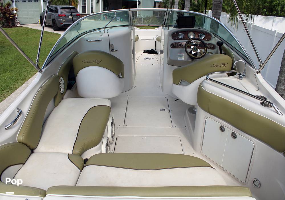 Slide: The Image of Sea Ray 240 Sundeck 2005 - 13162254