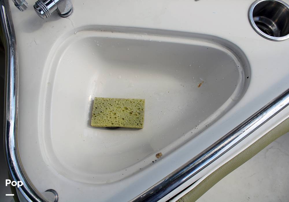 Slide: The Image of Sea Ray 240 Sundeck 2005 - 13162264