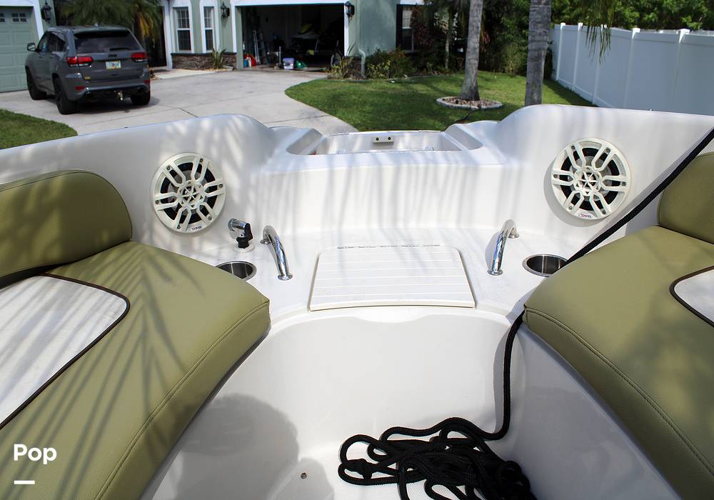 Slide: The Image of Sea Ray 240 Sundeck 2005 - 13162296