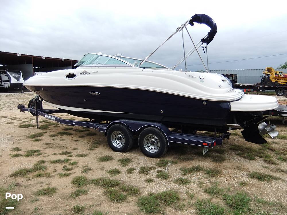 Slide: The Image of Sea Ray 240 Sundeck 2005 - 13269365