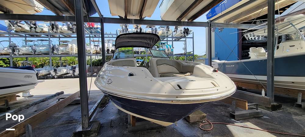 Slide: The Image of Sea Ray 240 Sundeck 2005 - 12963010