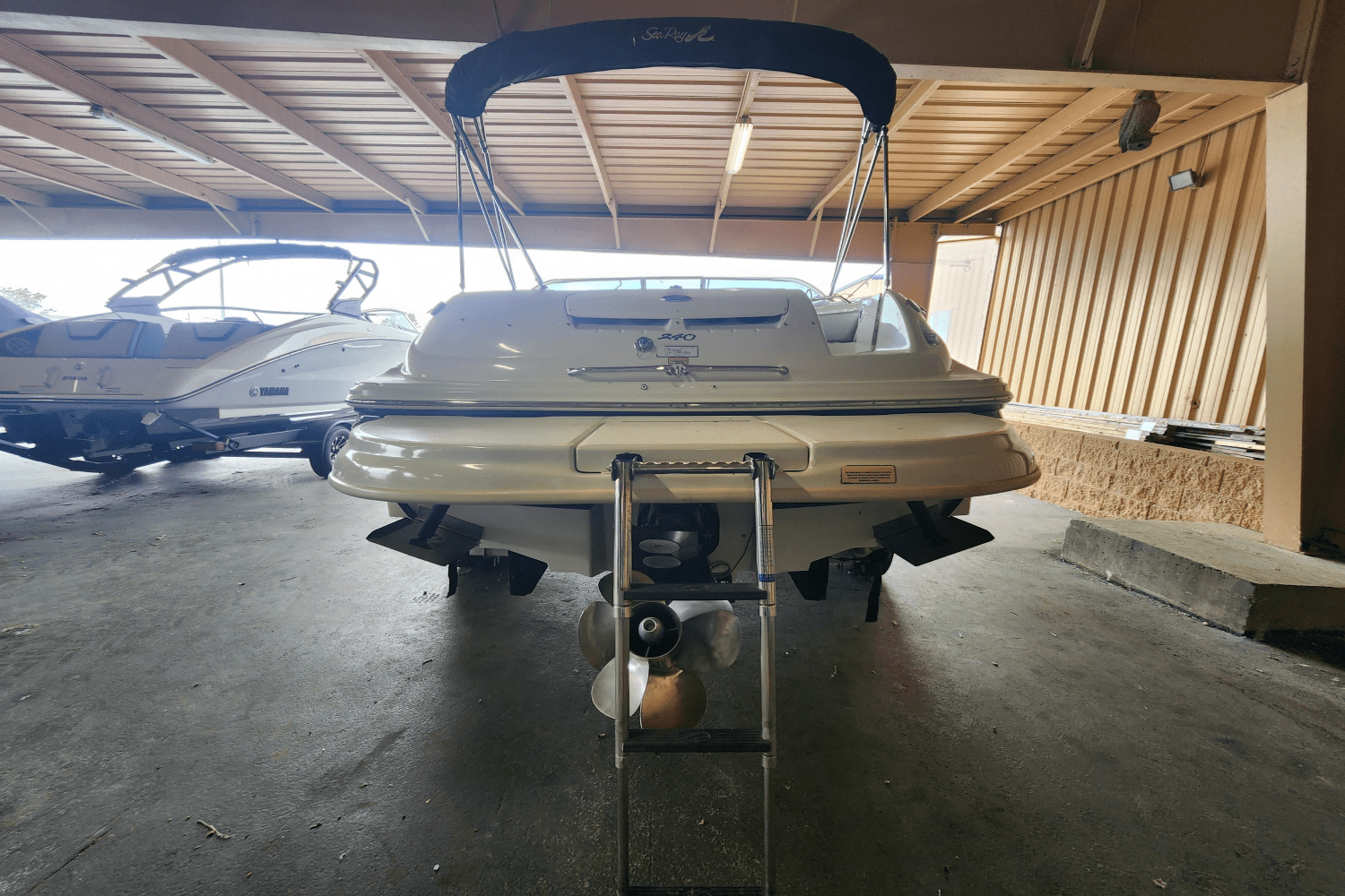 Slide: The Image of Sea Ray 240 SUNDECK 2005 - 2