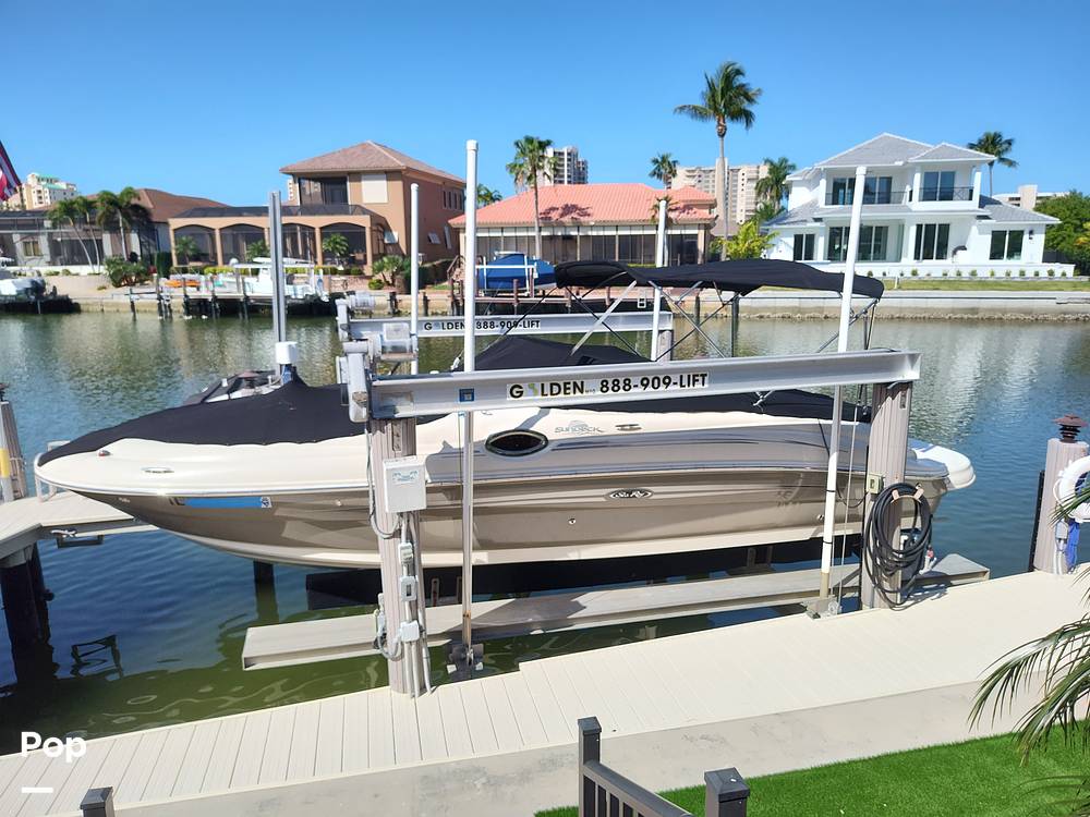 Slide: The Image of Sea Ray 240 Sundeck 2005 - 13903145