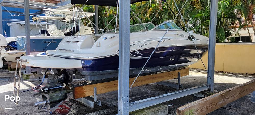 Slide: The Image of Sea Ray 240 Sundeck 2005 - 12963012