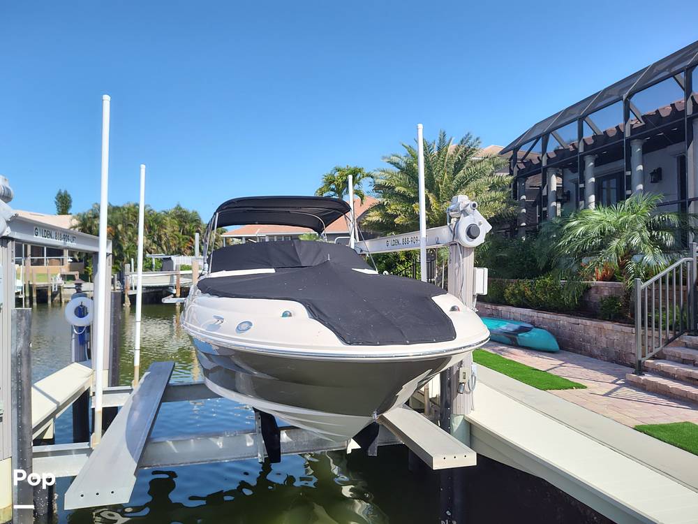 Slide: The Image of Sea Ray 240 Sundeck 2005 - 13903147