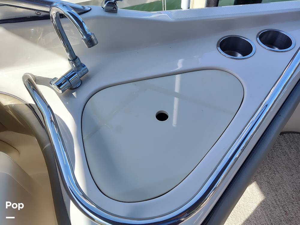 Slide: The Image of Sea Ray 240 Sundeck 2005 - 13903204