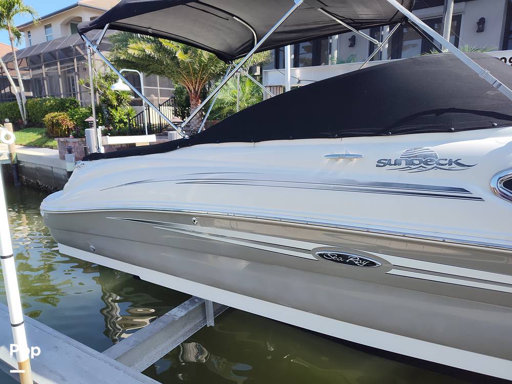 Slide: The Image of Sea Ray 240 Sundeck 2005 - 13903149