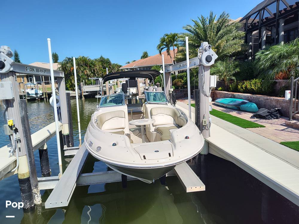 Slide: The Image of Sea Ray 240 Sundeck 2005 - 13903212