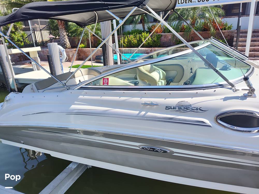 Slide: The Image of Sea Ray 240 Sundeck 2005 - 13903216