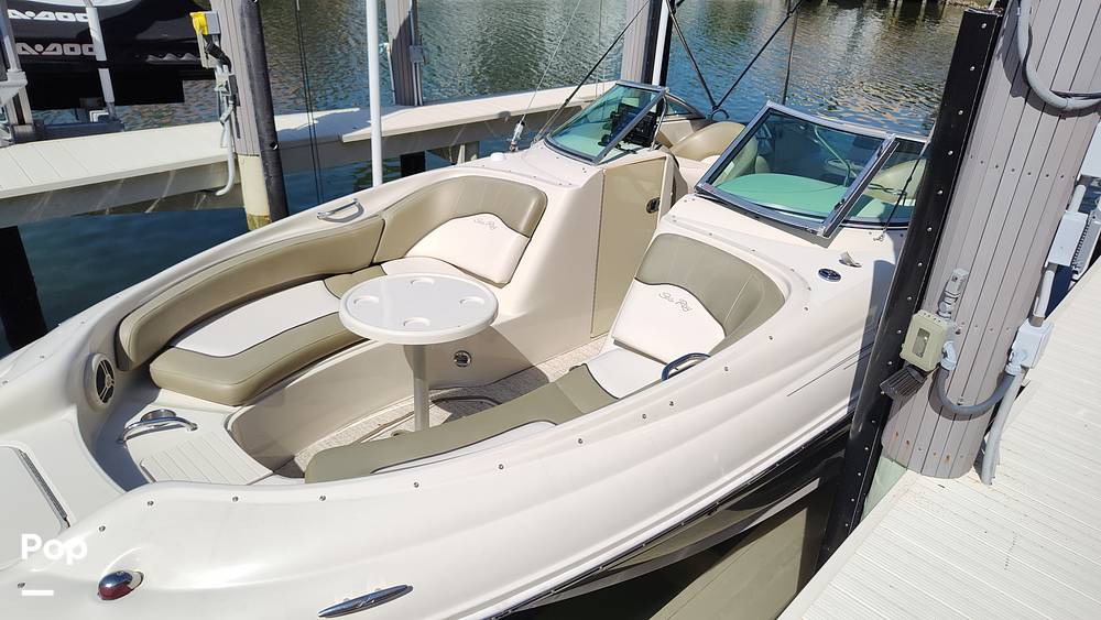 Slide: The Image of Sea Ray 240 Sundeck 2005 - 13903221