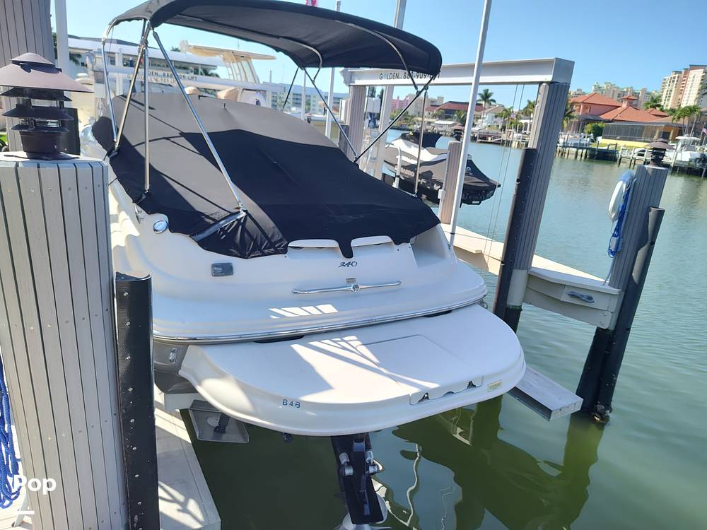 Slide: The Image of Sea Ray 240 Sundeck 2005 - 13903150