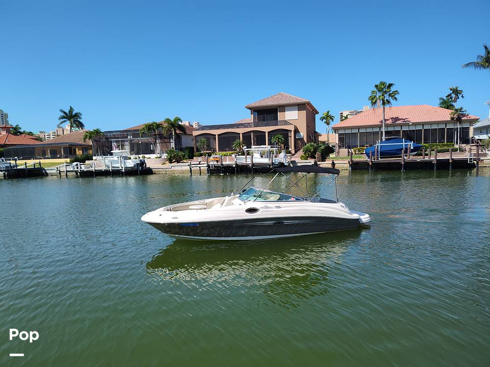 Slide: The Image of Sea Ray 240 Sundeck 2005 - 13903223