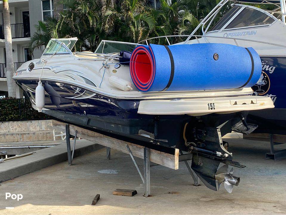 Slide: The Image of Sea Ray 240 Sundeck 2005 - 12912086