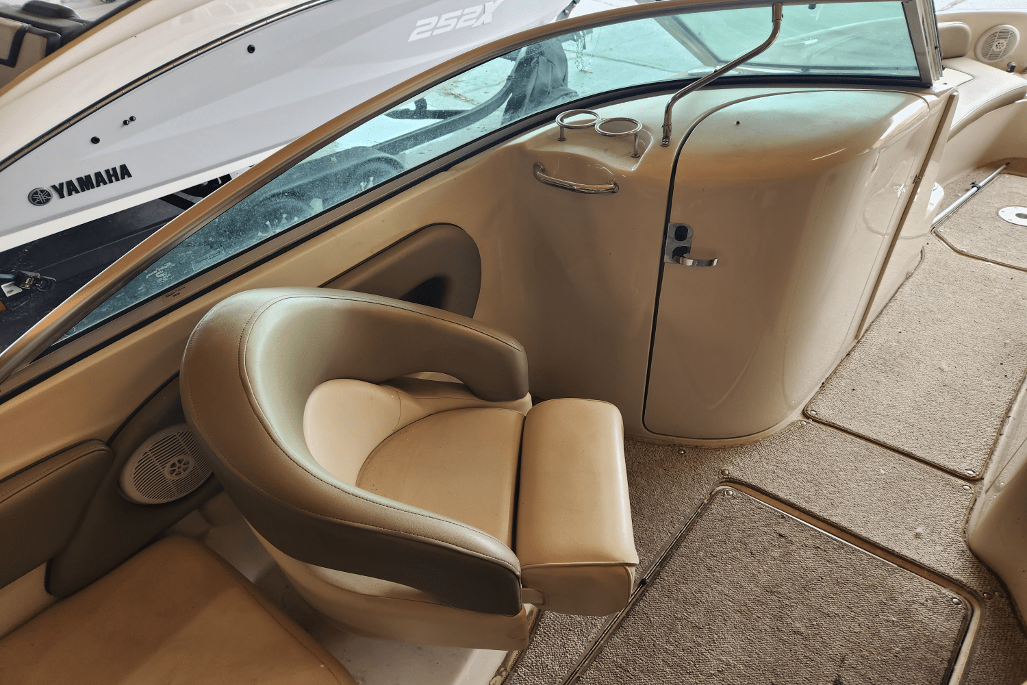 Slide: The Image of Sea Ray 240 SUNDECK 2005 - 9
