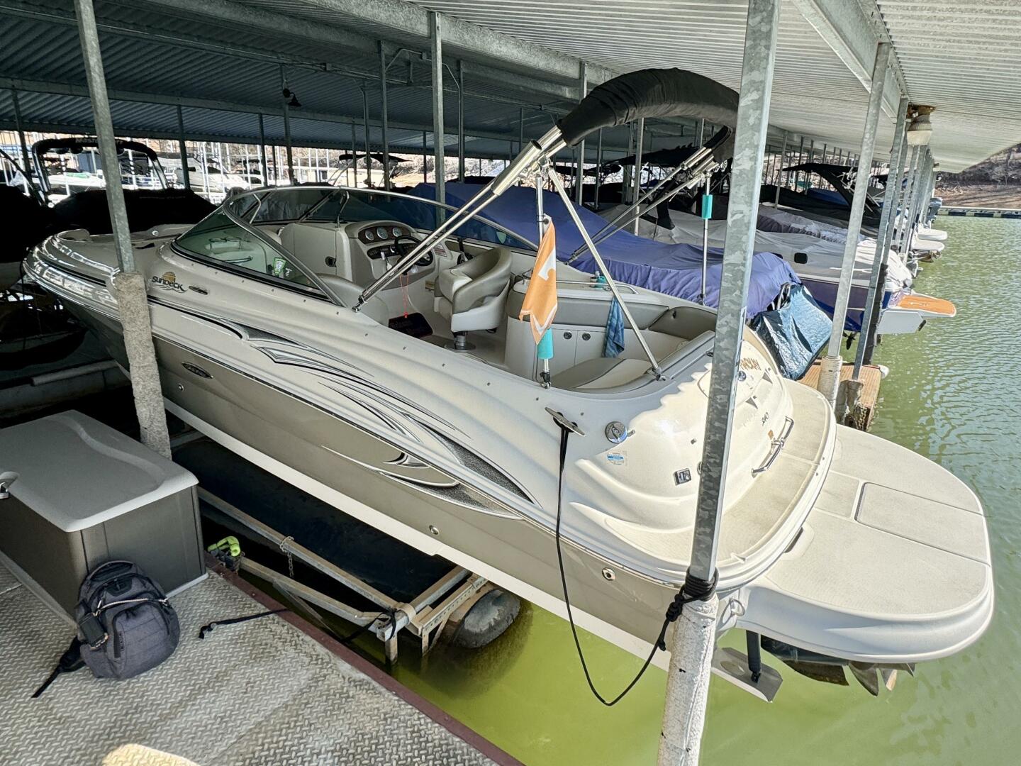Slide: The Image of Sea Ray 240 Sundeck 2006 - 5119712