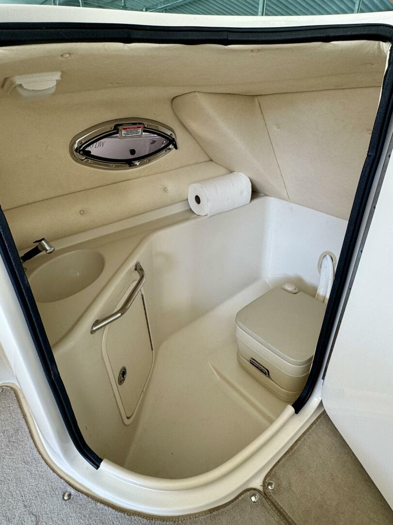 Slide: The Image of Sea Ray 240 Sundeck 2006 - 5119738