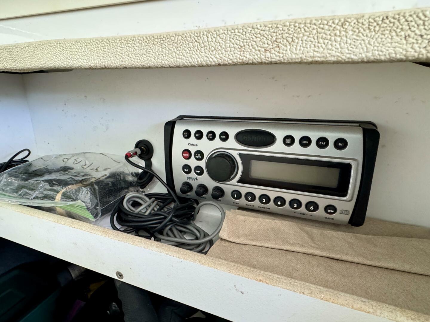 Slide: The Image of Sea Ray 240 Sundeck 2006 - 5119743