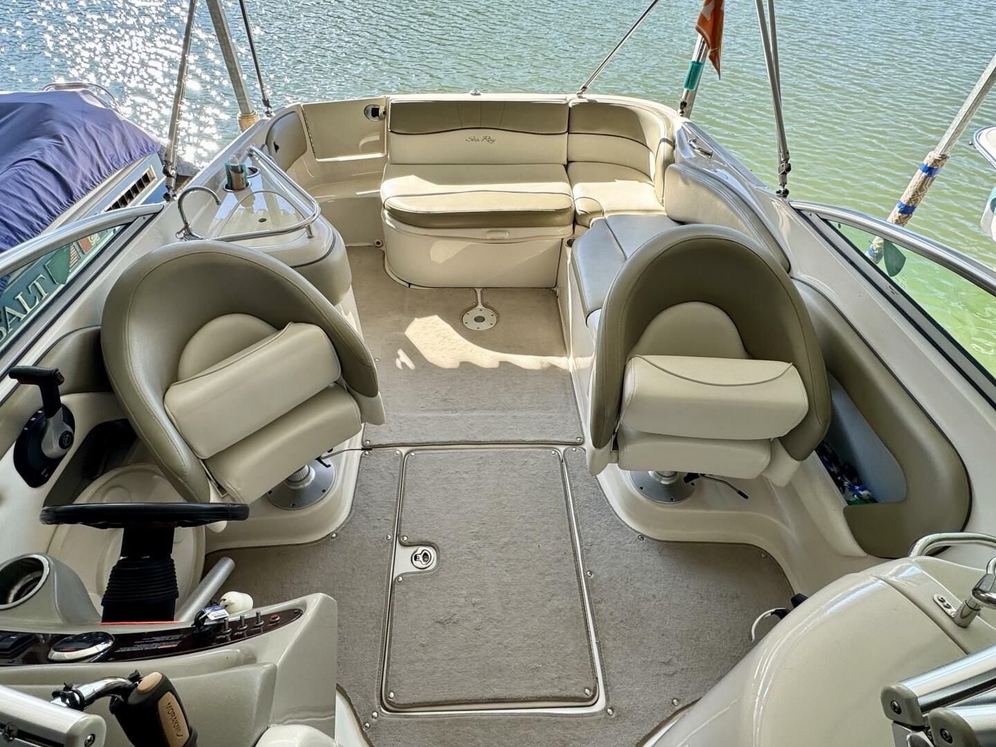 Slide: The Image of Sea Ray 240 Sundeck 2006 - 5119764