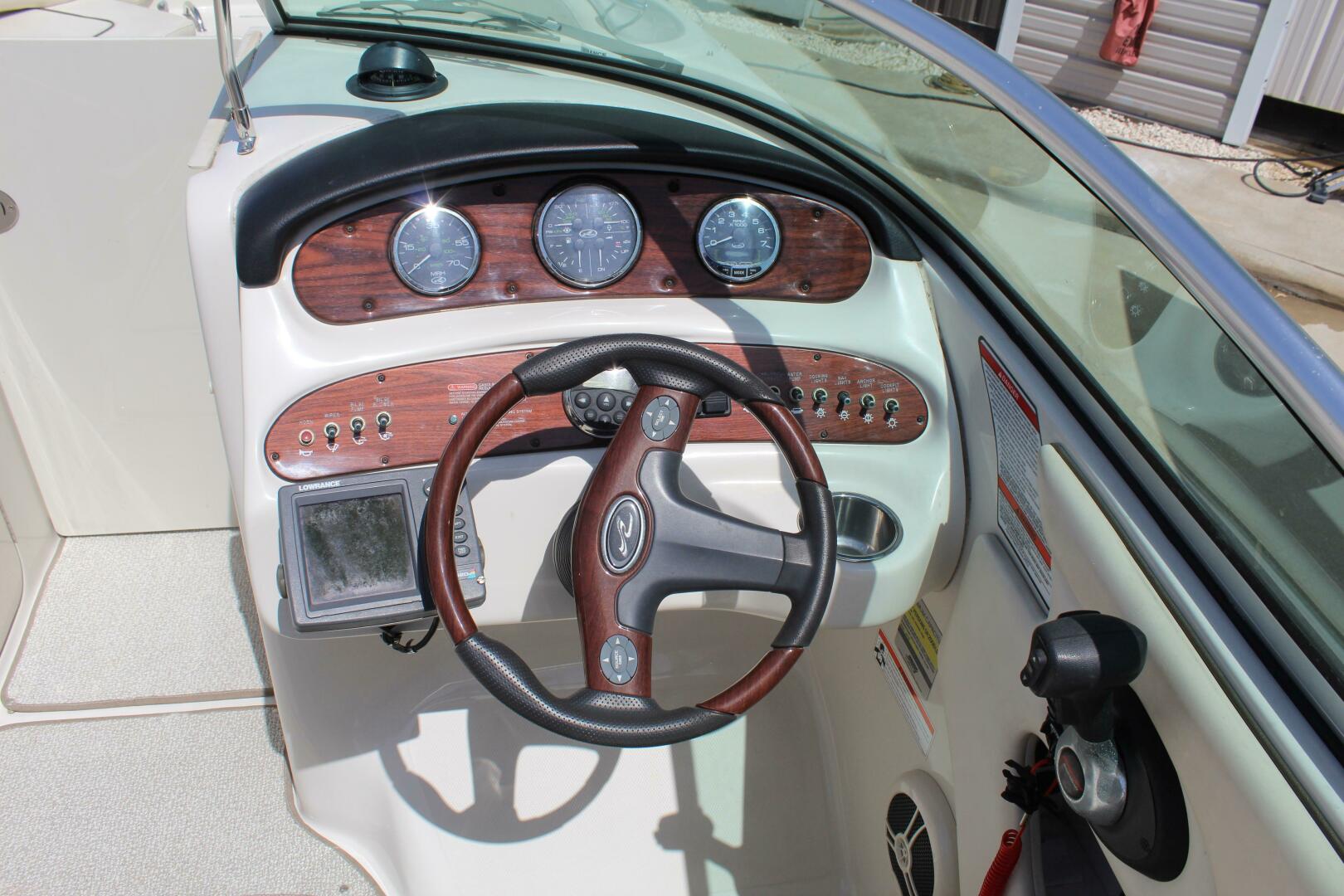 Slide: The Image of Sea Ray 240 Sundeck 2008 - 5291449