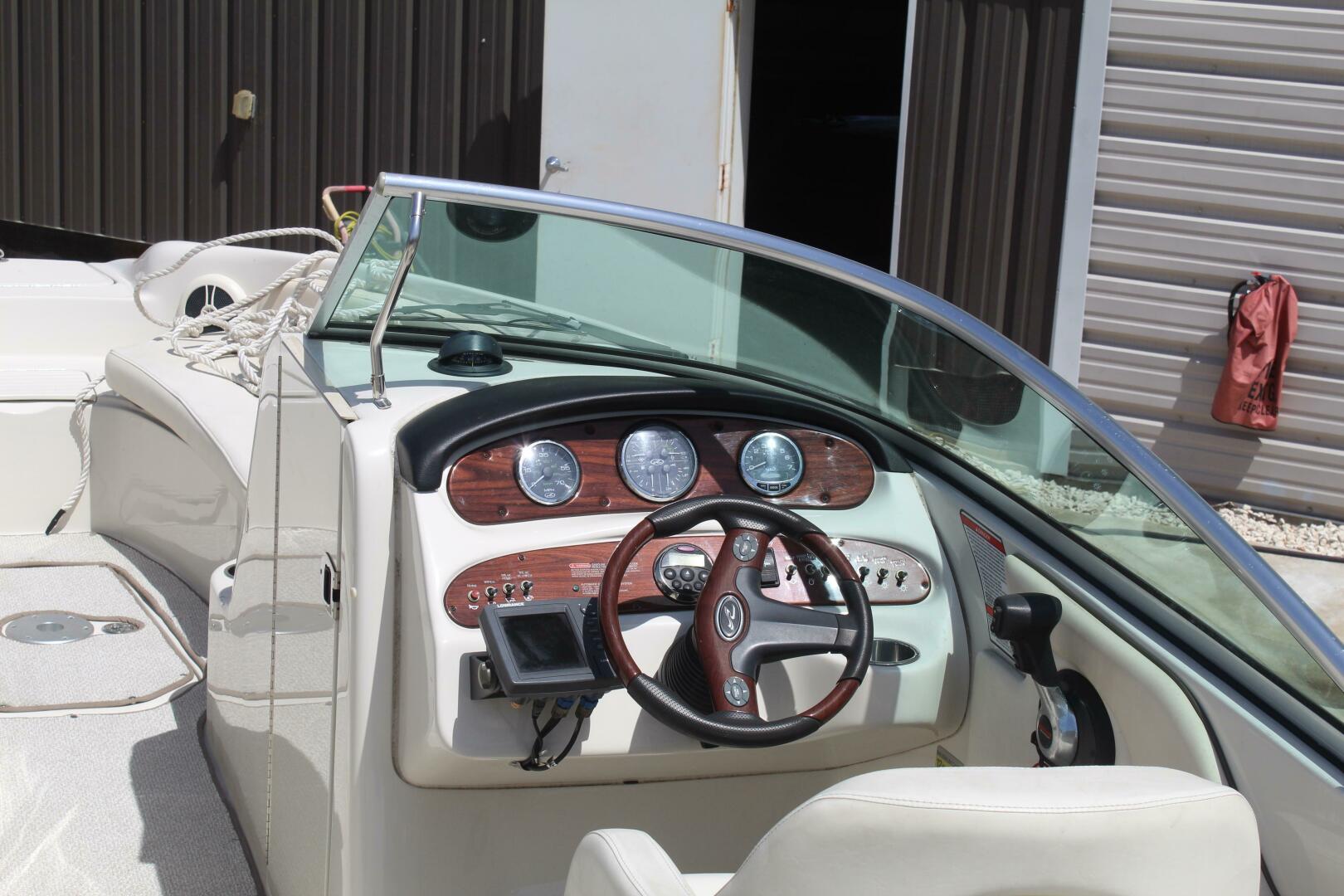 Slide: The Image of Sea Ray 240 Sundeck 2008 - 5291453
