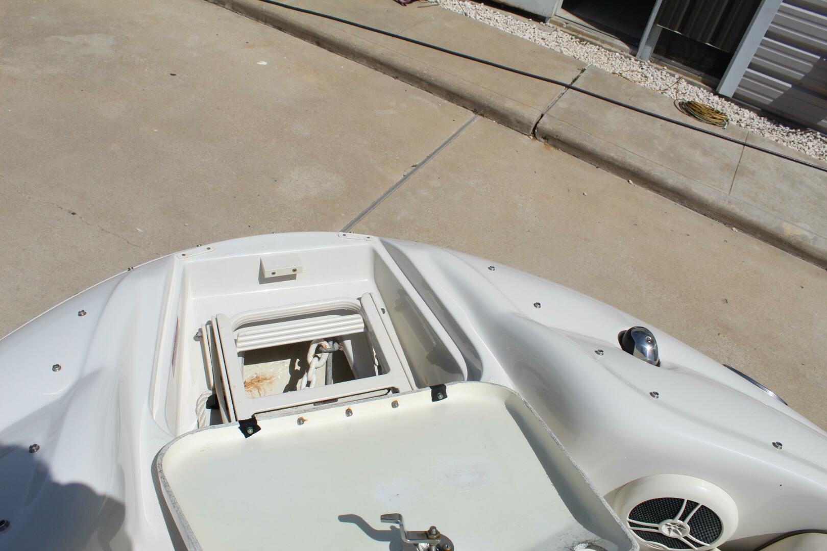 Slide: The Image of Sea Ray 240 Sundeck 2008 - 5291462