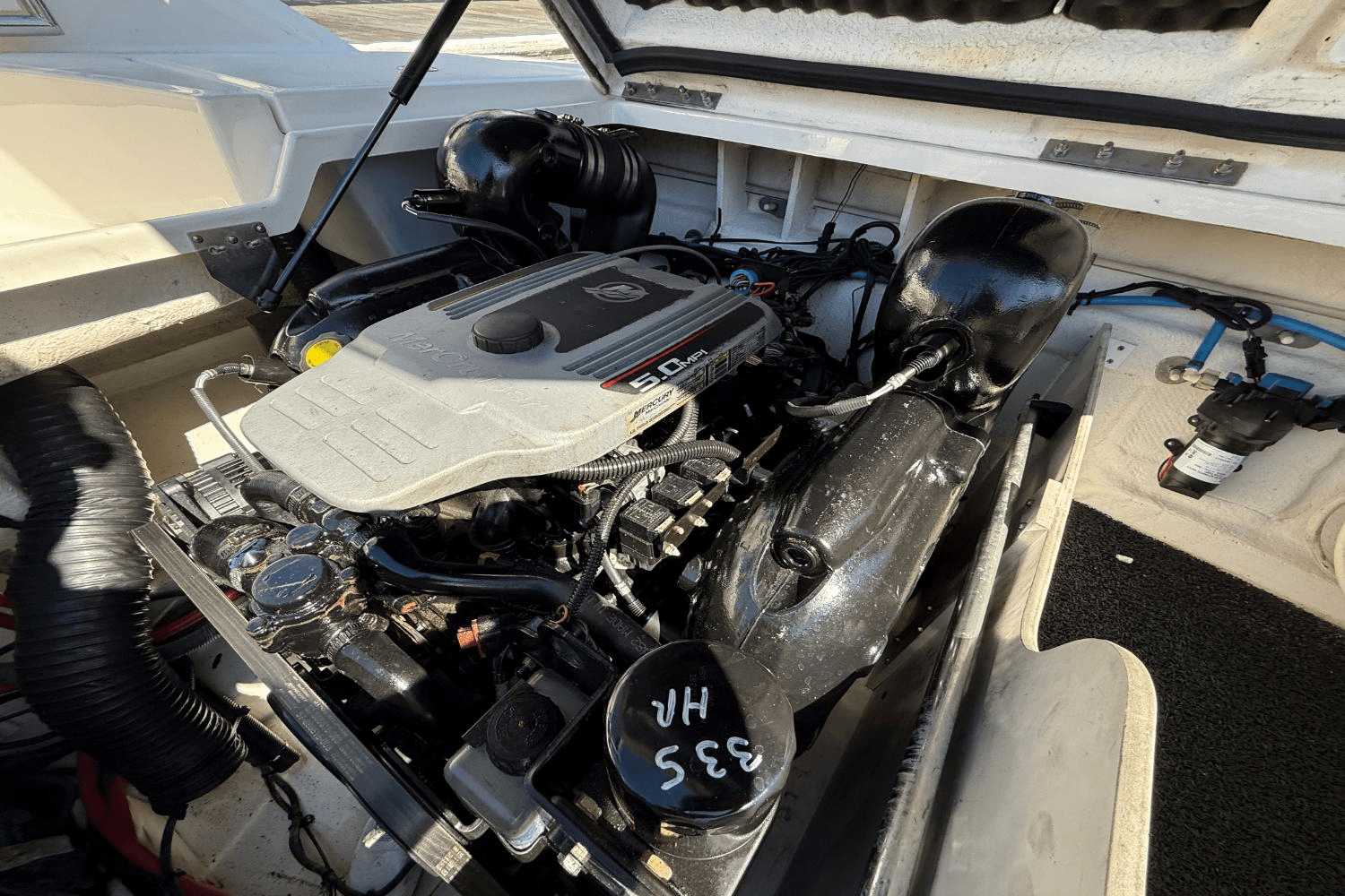 Slide: The Image of Sea Ray 240 SUNDECK 2011 - 6