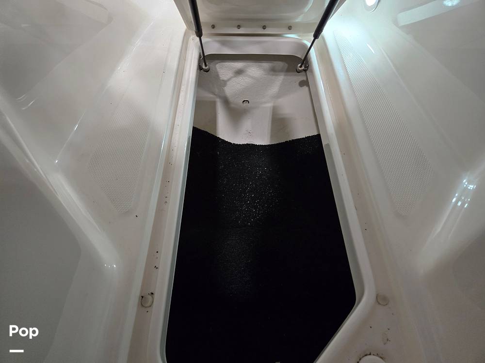 Slide: The Image of Sea Ray 240 Sundeck 2014 - 15304330