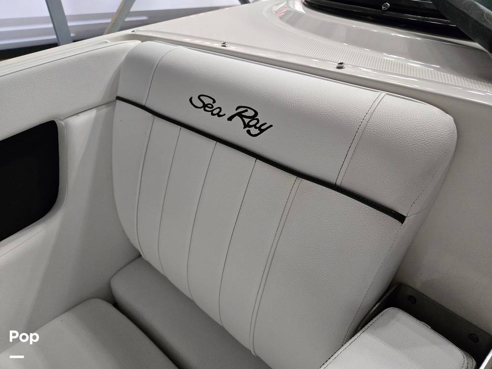 Slide: The Image of Sea Ray 240 Sundeck 2014 - 15304332