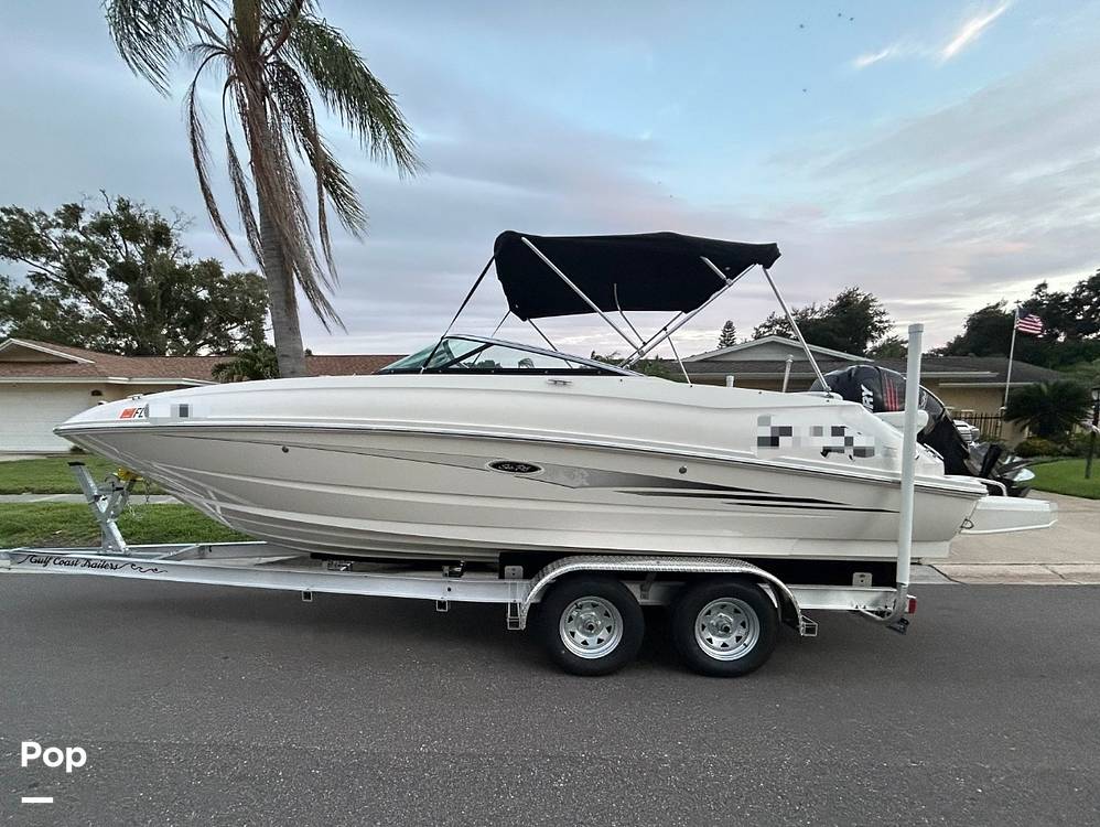 Slide: The Image of Sea Ray 240 Sundeck 2014 - 15615110