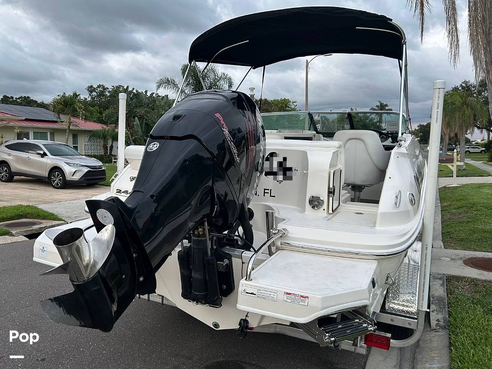 Slide: The Image of Sea Ray 240 Sundeck 2014 - 15615116
