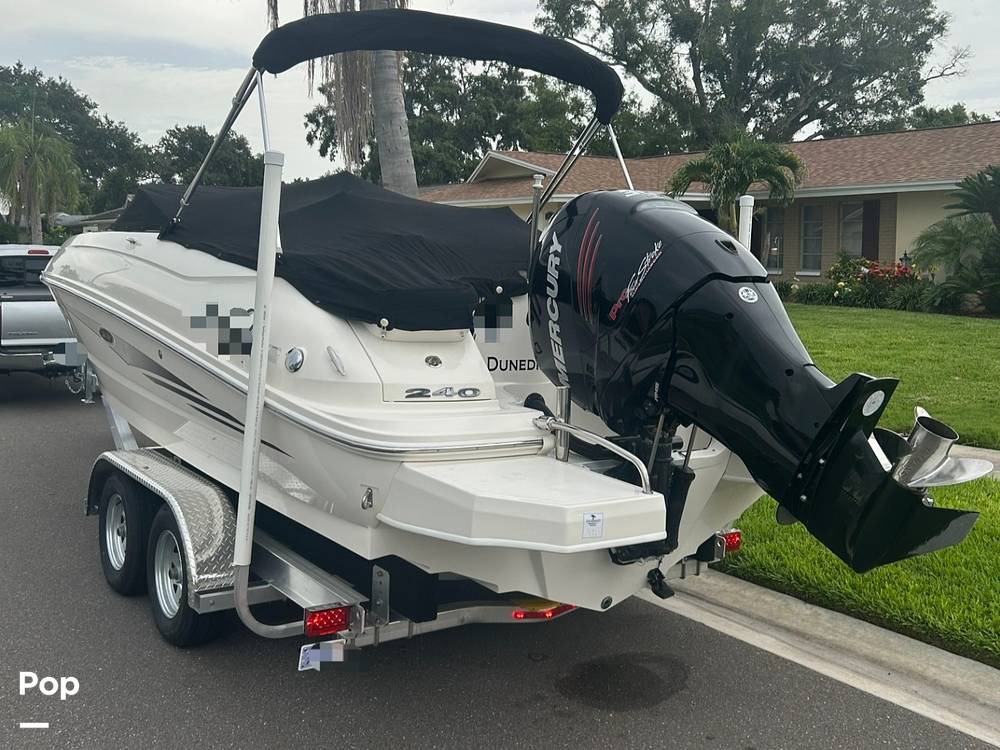 Slide: The Image of Sea Ray 240 Sundeck 2014 - 15615121