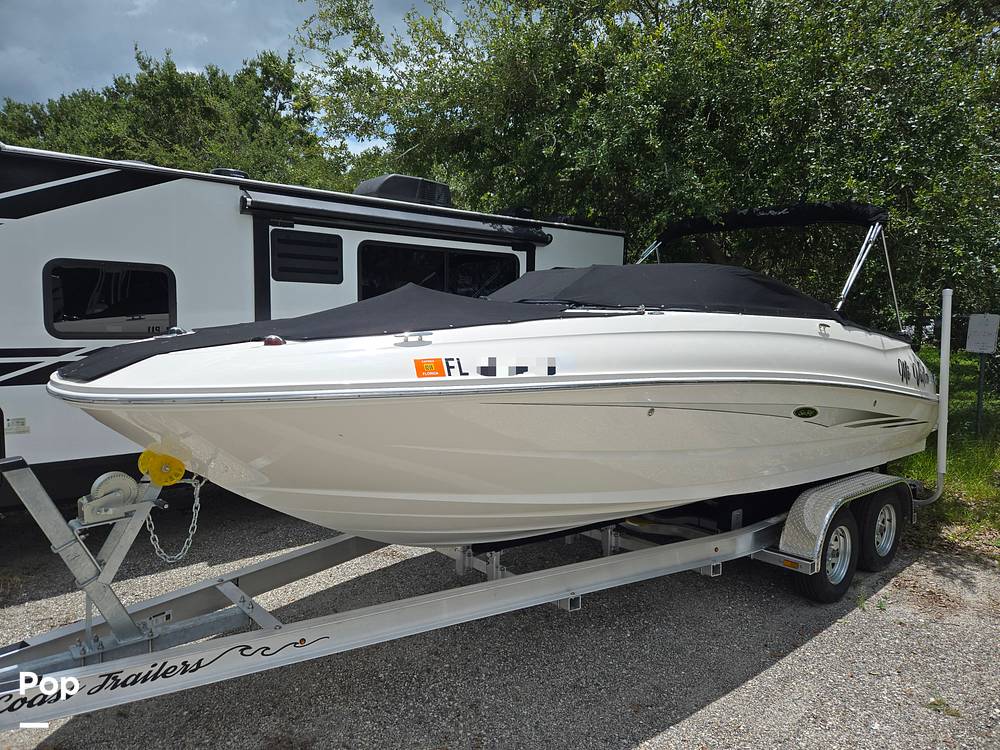 Slide: The Image of Sea Ray 240 Sundeck 2014 - 15625015