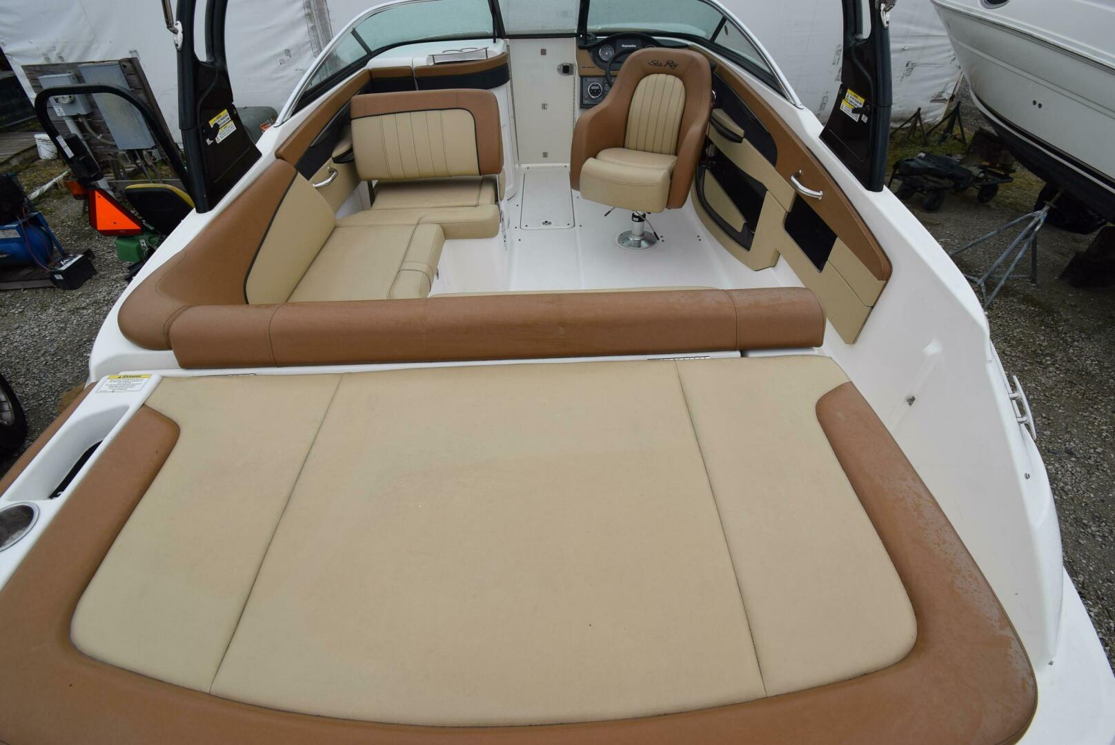 Slide: The Image of Sea Ray 240 Sun Deck 2014 - 3760265