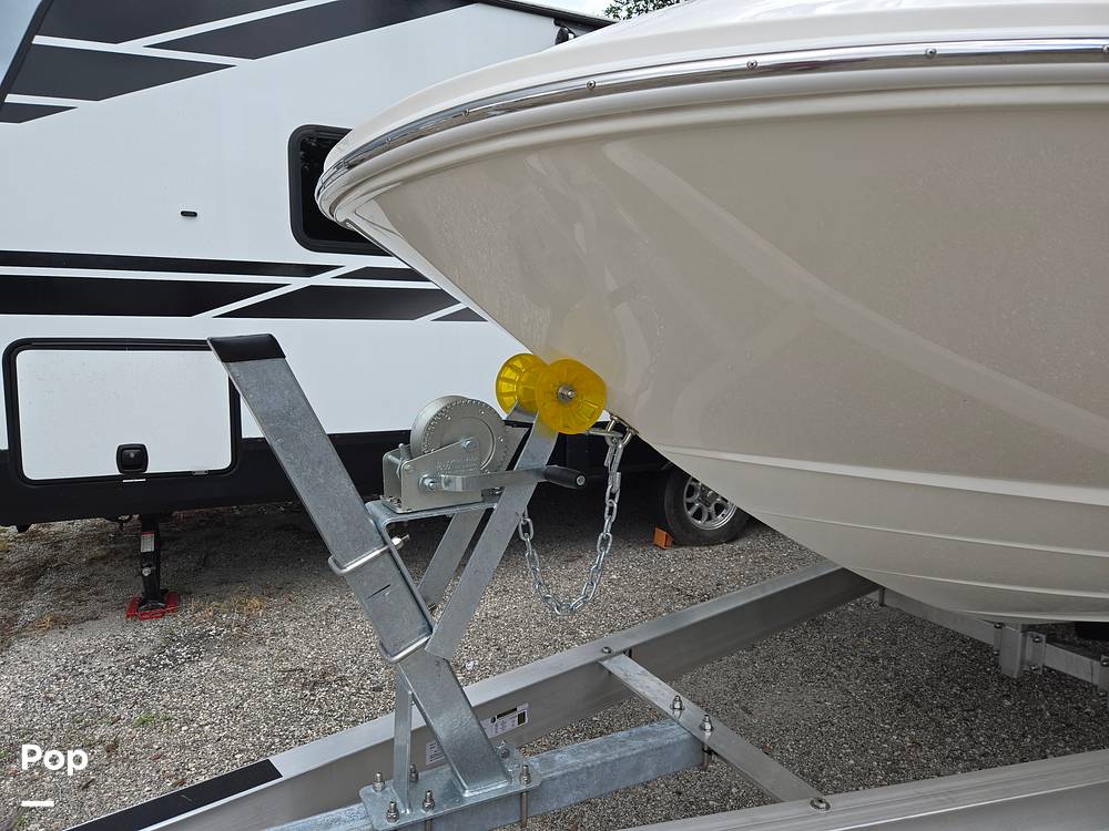 Slide: The Image of Sea Ray 240 Sundeck 2014 - 15625016