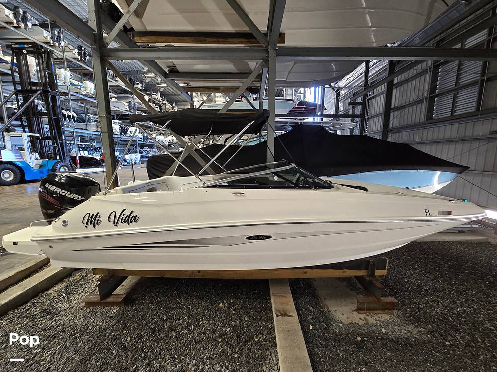 Slide: The Image of Sea Ray 240 Sundeck 2014 - 15304220