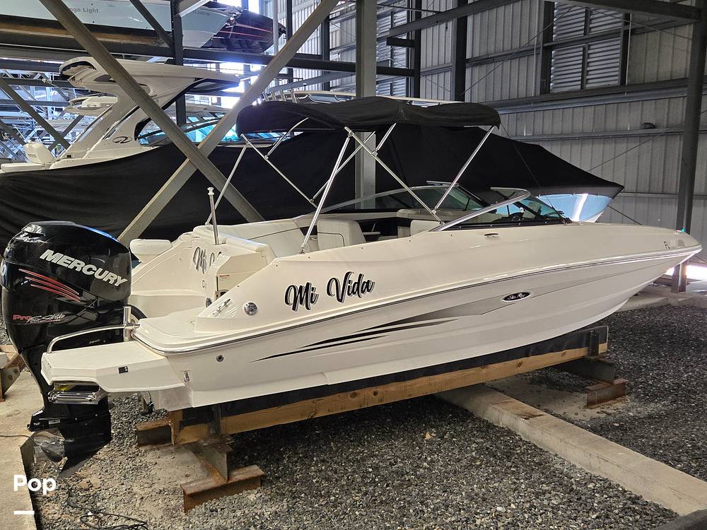 Slide: The Image of Sea Ray 240 Sundeck 2014 - 15304221
