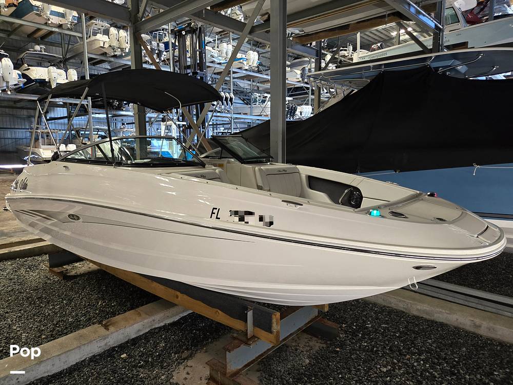 Slide: The Image of Sea Ray 240 Sundeck 2014 - 15304222