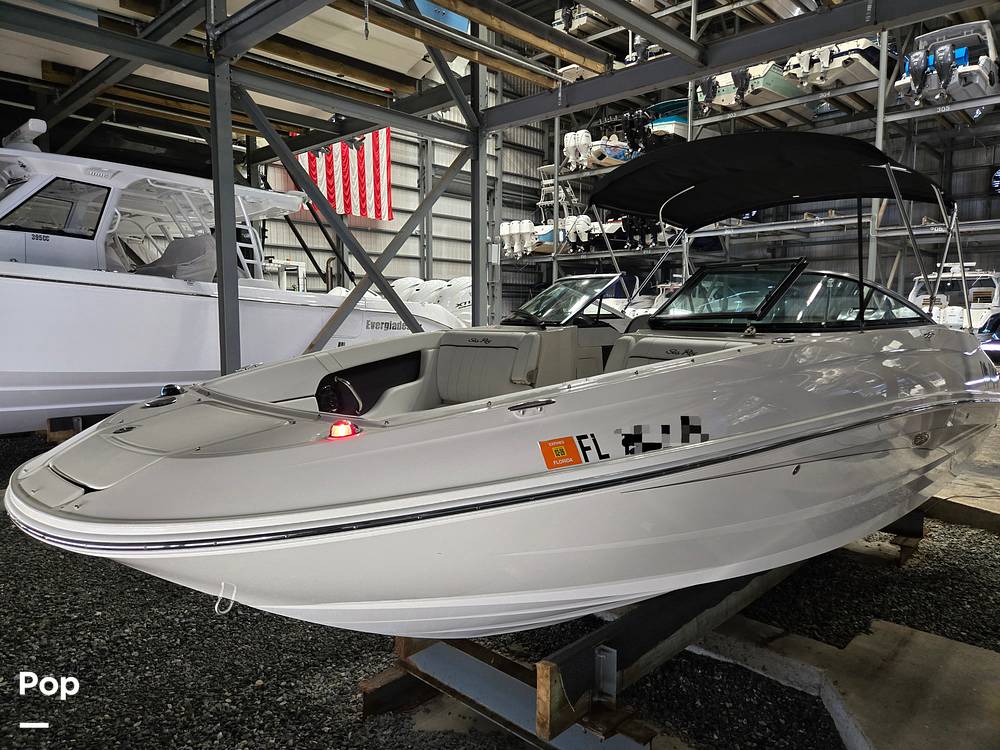 Slide: The Image of Sea Ray 240 Sundeck 2014 - 15304230