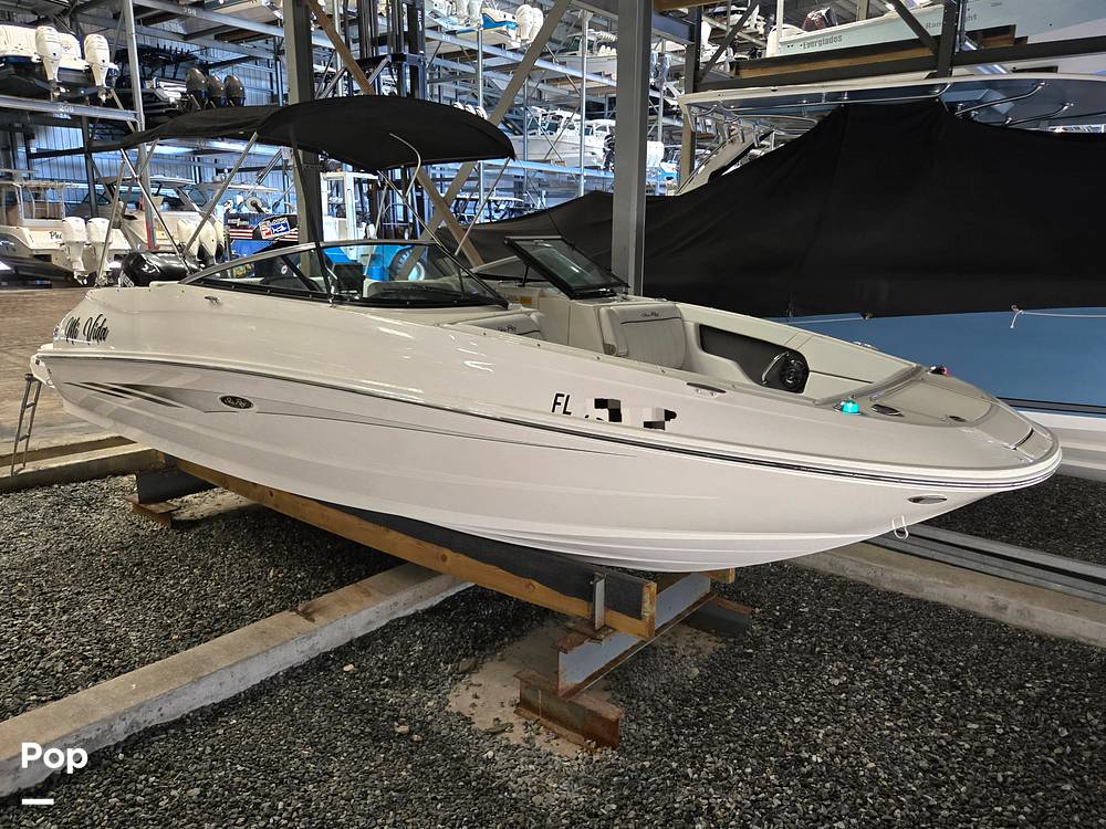 Slide: The Image of Sea Ray 240 Sundeck 2014 - 15304260