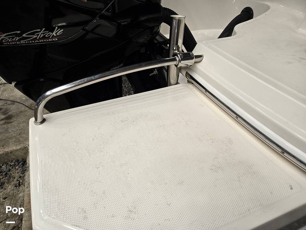 Slide: The Image of Sea Ray 240 Sundeck 2014 - 15304261