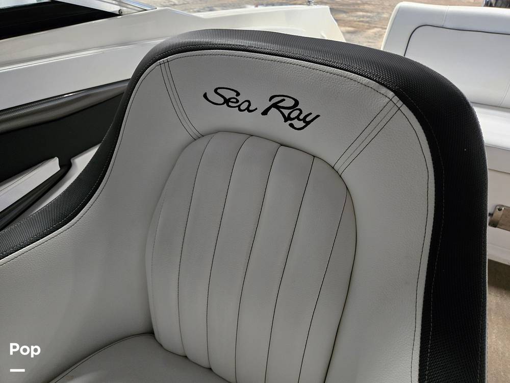 Slide: The Image of Sea Ray 240 Sundeck 2014 - 15304290