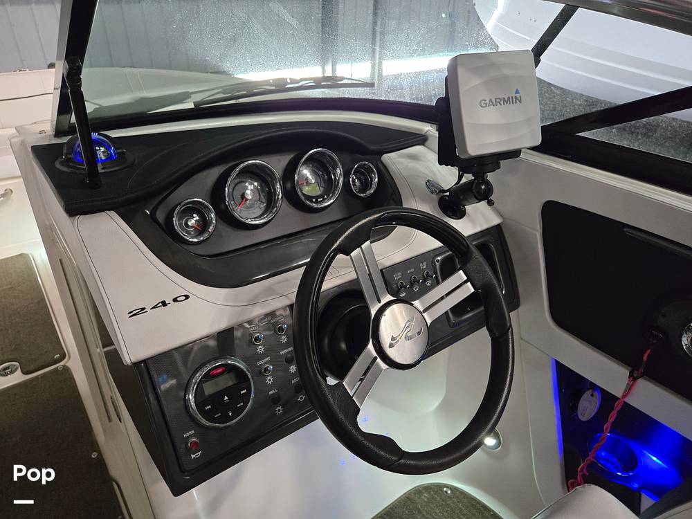 Slide: The Image of Sea Ray 240 Sundeck 2014 - 15304294