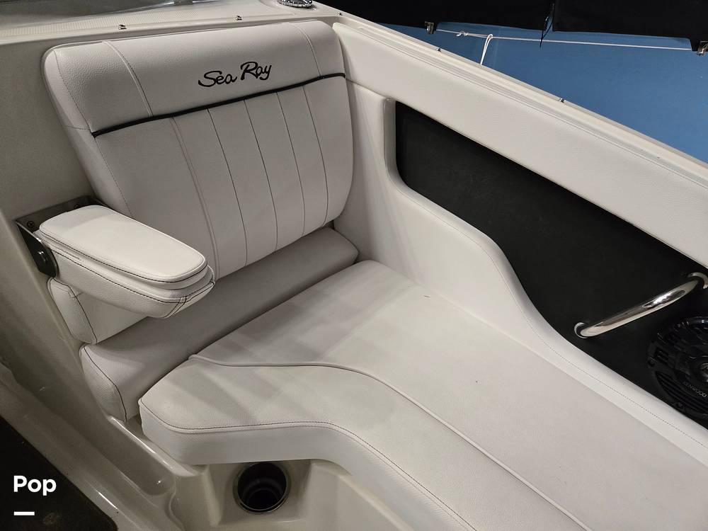 Slide: The Image of Sea Ray 240 Sundeck 2014 - 15304337