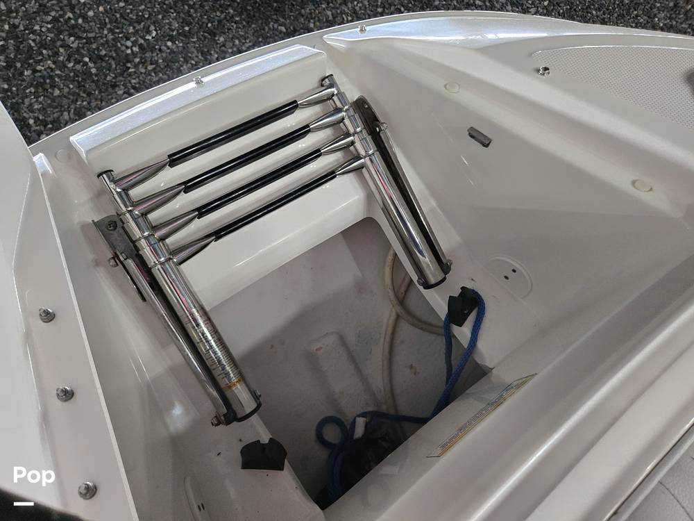 Slide: The Image of Sea Ray 240 Sundeck 2014 - 15304339