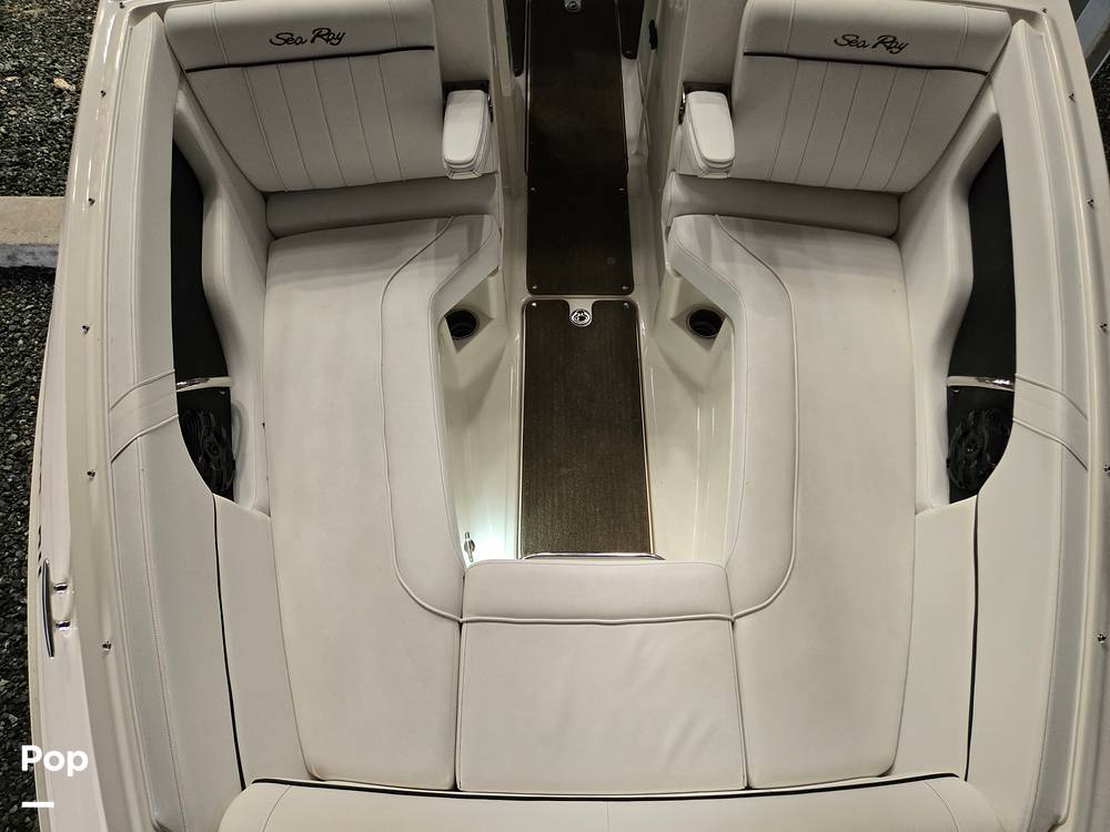 Slide: The Image of Sea Ray 240 Sundeck 2014 - 15304341